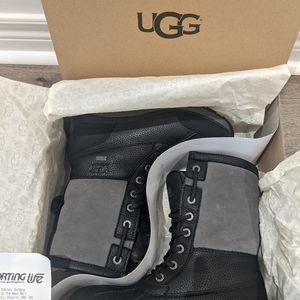 UGG Adirondack III Boots (6 US) in black